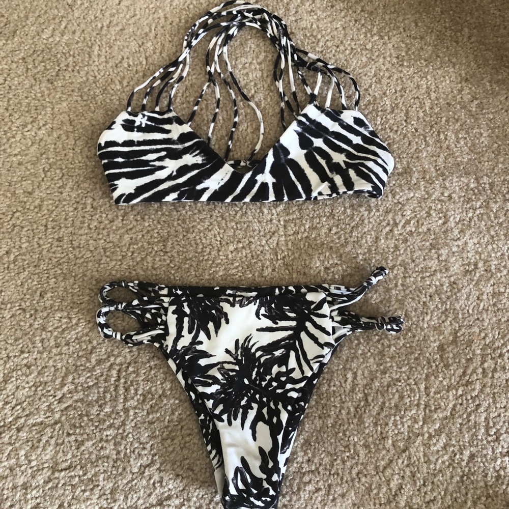 Mikoh palm bikini